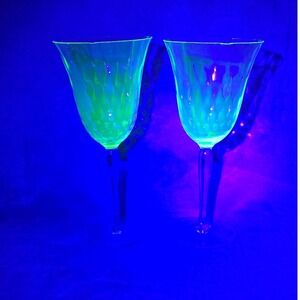 Vintage Uranium Glass Wine Glasses Set of 2‎ Hex Optic Stemware